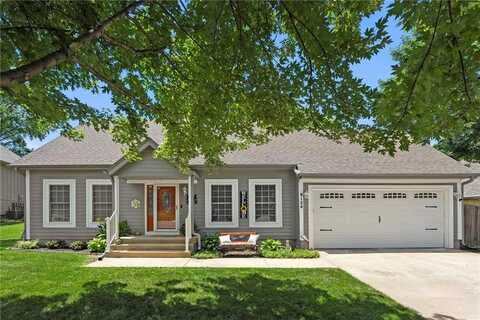 8124 Swarner Street, Lenexa, KS 66219
