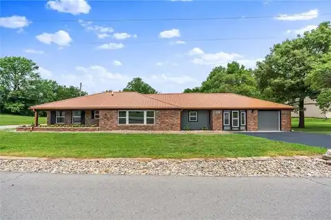 812 W Royle Street, Richmond, MO 64085