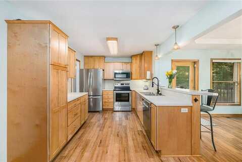 7608 N Serene Avenue, Kansas City, MO 64152