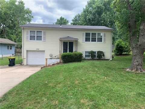 1305 NE 84TH Place, Kansas City, MO 64155