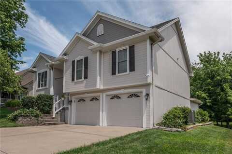 207 Woodhaven Drive, Smithville, MO 64089
