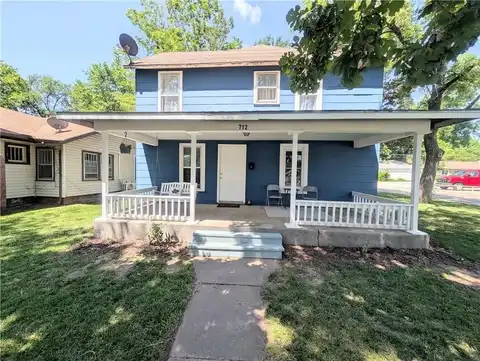 712 N Jefferson Avenue, Iola, KS 66749