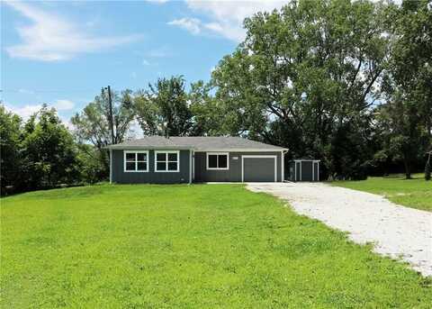 901 School Road, Peculiar, MO 64078