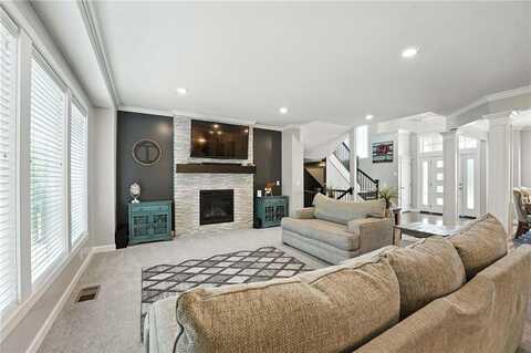 4417 SW Nautilus Place, Lees Summit, MO 64082