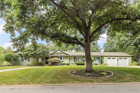 9722 Overbrook Road, Leawood, KS 66206