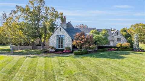 10400 Howe Drive, Leawood, KS 66206