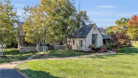 10400 Howe Drive, Leawood, KS 66206