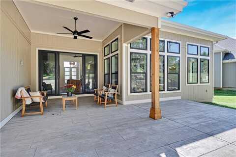 9845 Shady Bend Road, Lenexa, KS 66227
