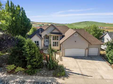 655 Conestoga Drive, Moscow, ID 83843
