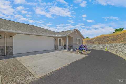 935 Grelle Ave, Lewiston, ID 83501