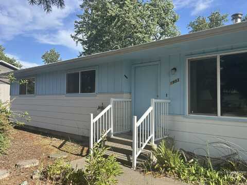 1903 E E Street, Moscow, ID 83843