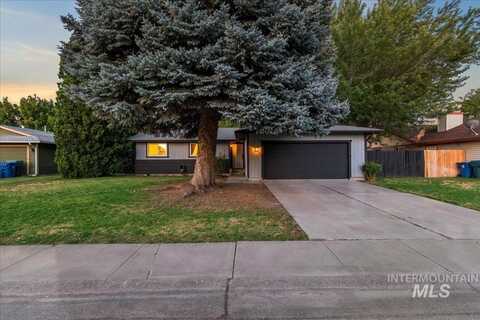 830 S Haskett St, Mountain Home, ID 83647