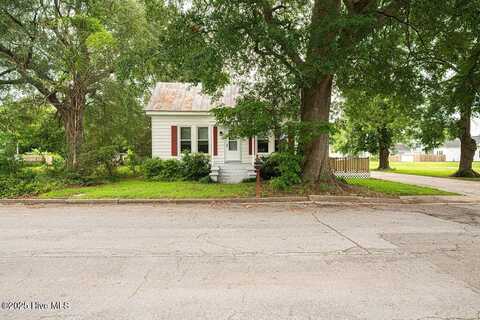 100 N Church Street, Richlands, NC 28574