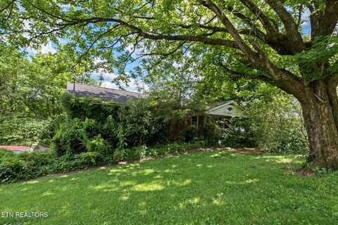 403 Hickory St, Clinton, TN 37716