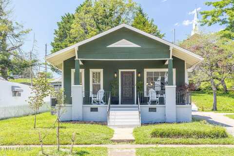 2307 Cecil Ave, Knoxville, TN 37917