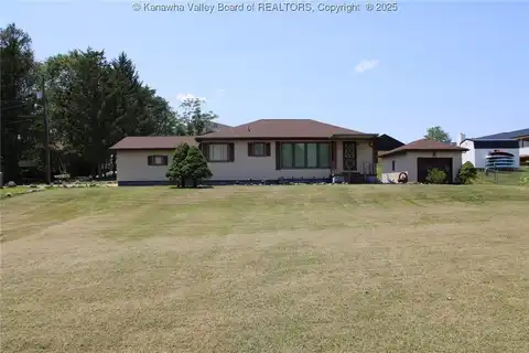 401 Green Acres Drive, Hurricane, WV 25526
