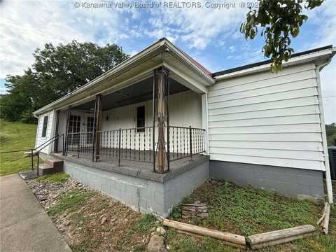 4303 Thomas Ridge Road, Leon, WV 25123