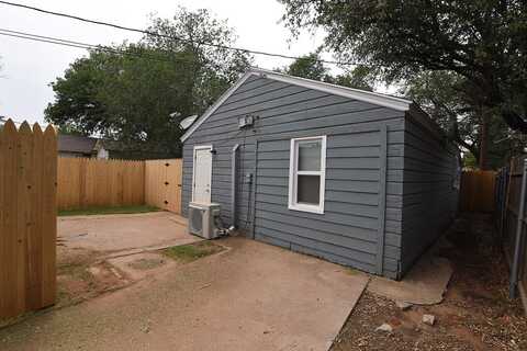 2006 29th Street, Lubbock, TX 79411