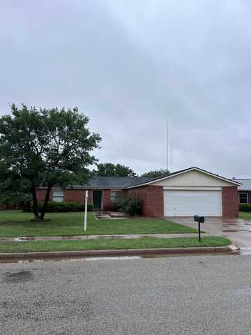 2411 93rd Place, Lubbock, TX 79423