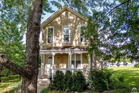 912 Pennsylvania Street, Lawrence, KS 66044