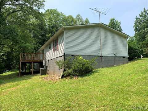 372 Dogwood Acres Rd, Louisa, VA 23024