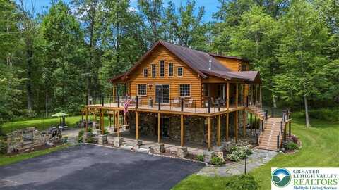 207 W Douglasville Road, Bushkill, PA 18064