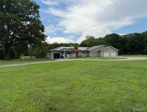 3612 Route 4, Staunton, IL 62088