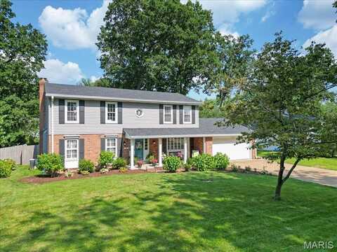 766 Elmwood Avenue, Glendale, MO 63122