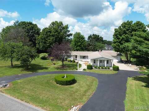 613 N West Street, Raymond, IL 62560