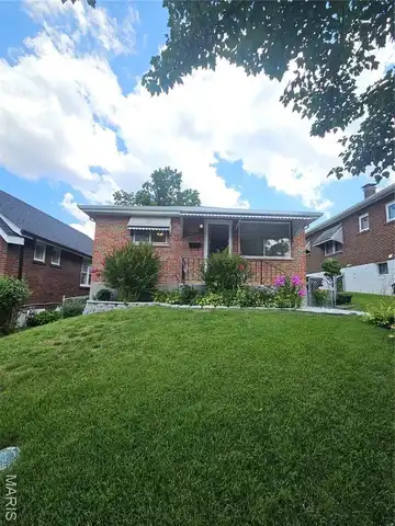 6457 Lloyd Avenue, Saint Louis, MO 63139