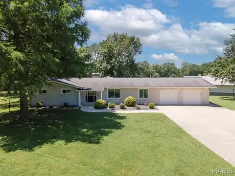 5 Lakeshore Drive, New Baden, IL 62265
