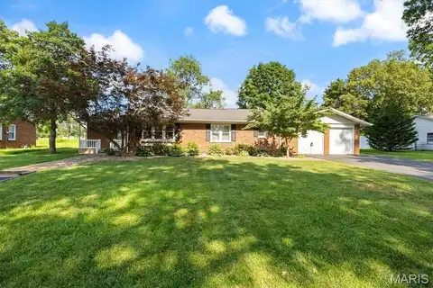 65 Harmon Drive, Lebanon, IL 62254