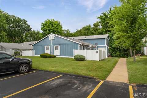 2449 Forest Shadows Drive, Saint Louis, MO 63136