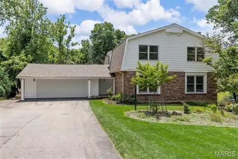 12182 Royal Valley Drive, Saint Louis, MO 63141