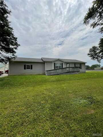 8 N Railroad Street, Freeburg, IL 62243