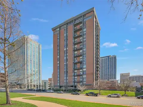 200 S Brentwood Boulevard, Clayton, MO 63105