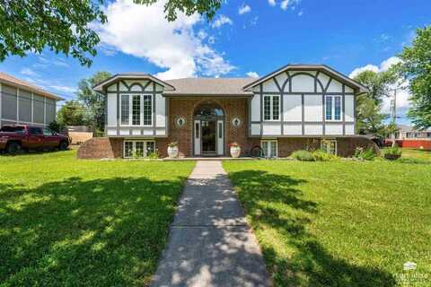 220 Arapahoe Court, Junction City, KS 66441