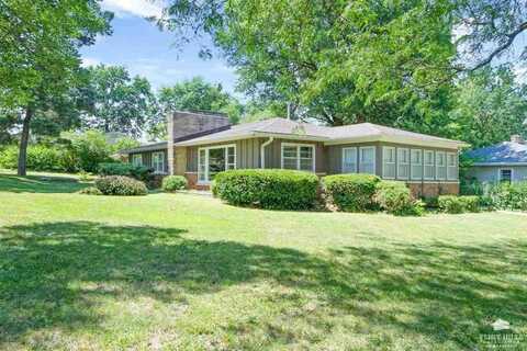 2100 Grandview Drive, Manhattan, KS 66502