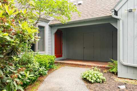 7 Wonderbrook Drive, Kennebunk, ME 04043