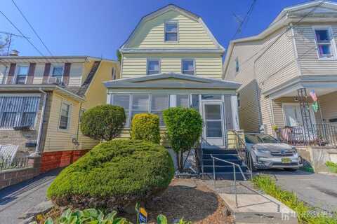 1043 18th Avenue, Newark, NJ 07106