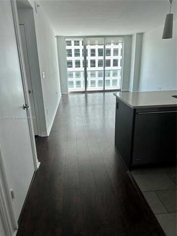 500 Brickell Ave, Miami, FL 33131