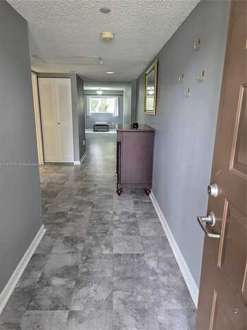 800 SW 142nd Ave, Pembroke Pines, FL 33027