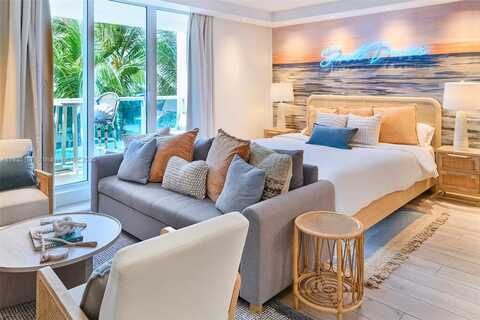 2301 Collins Ave, Miami Beach, FL 33139