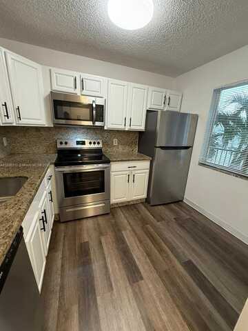 8610 N Sherman Cir, Miramar, FL 33025