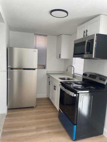 219 SW 21 Ave, Miami, FL 33135