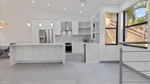 15533 N Miami Lakeway N, Miami Lakes, FL 33014