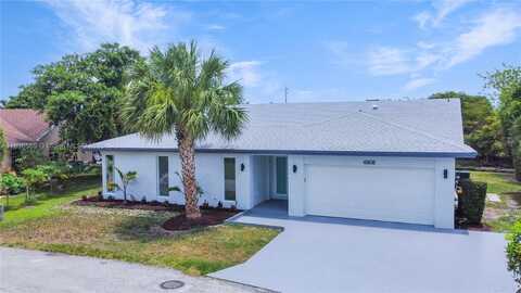 4808 Mango Dr, Tamarac, FL 33319