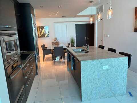 900 Biscayne Blvd, Miami, FL 33132