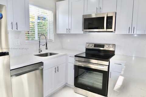 110 SW 20th Ave, Fort Lauderdale, FL 33312