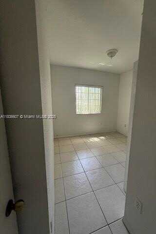 6990 NW 179th St, Hialeah, FL 33015
